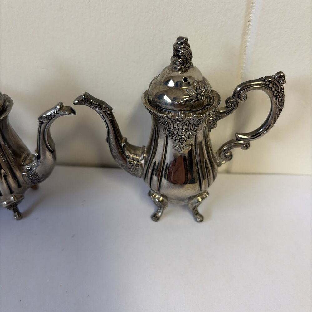 Vintage Godinger Miniature Tea Pot Silver Gallery Plated Salt & Pepper Shakers - Picture 3 of 10